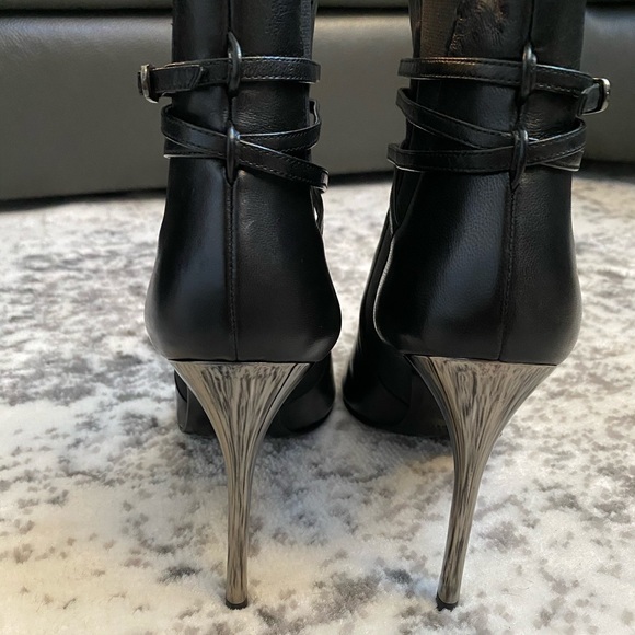 Brand new Stuart Weitzman Booties - Picture 5 of 7